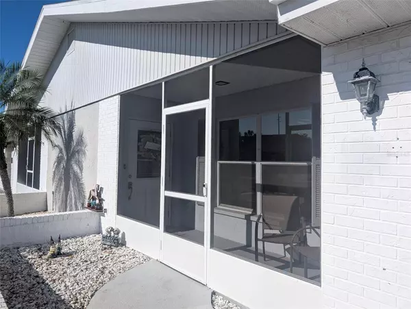 Sun City Center, FL 33573,810 BLUEWATER DR