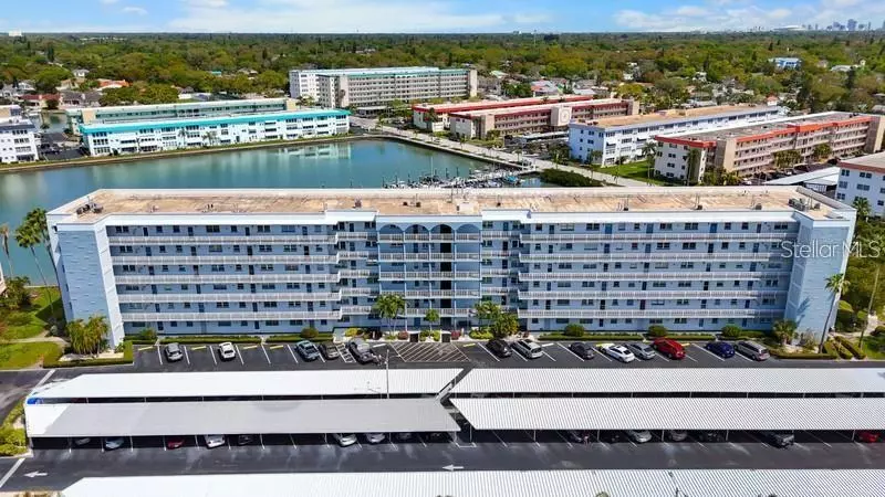 Gulfport, FL 33707,5925 SHORE BLVD S #602