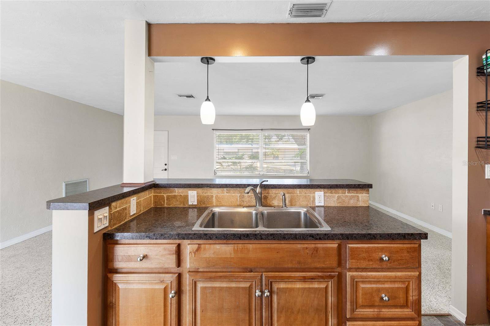 Seminole, FL 33772,8696 118TH ST
