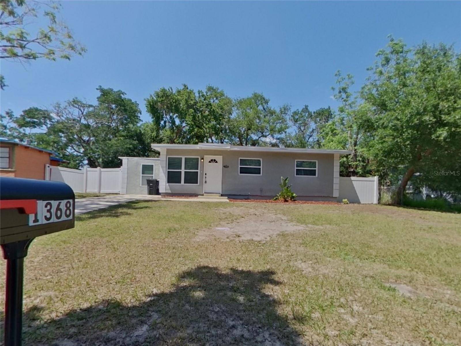 1368 MARY L RD, Clearwater, FL 33755