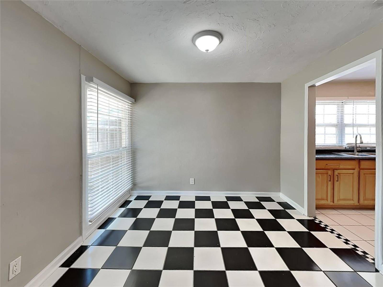 Sarasota, FL 34243,1228 DORIS DR
