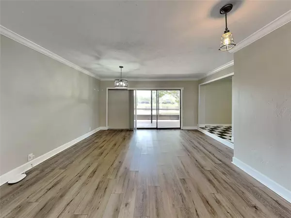 Sarasota, FL 34243,1228 DORIS DR
