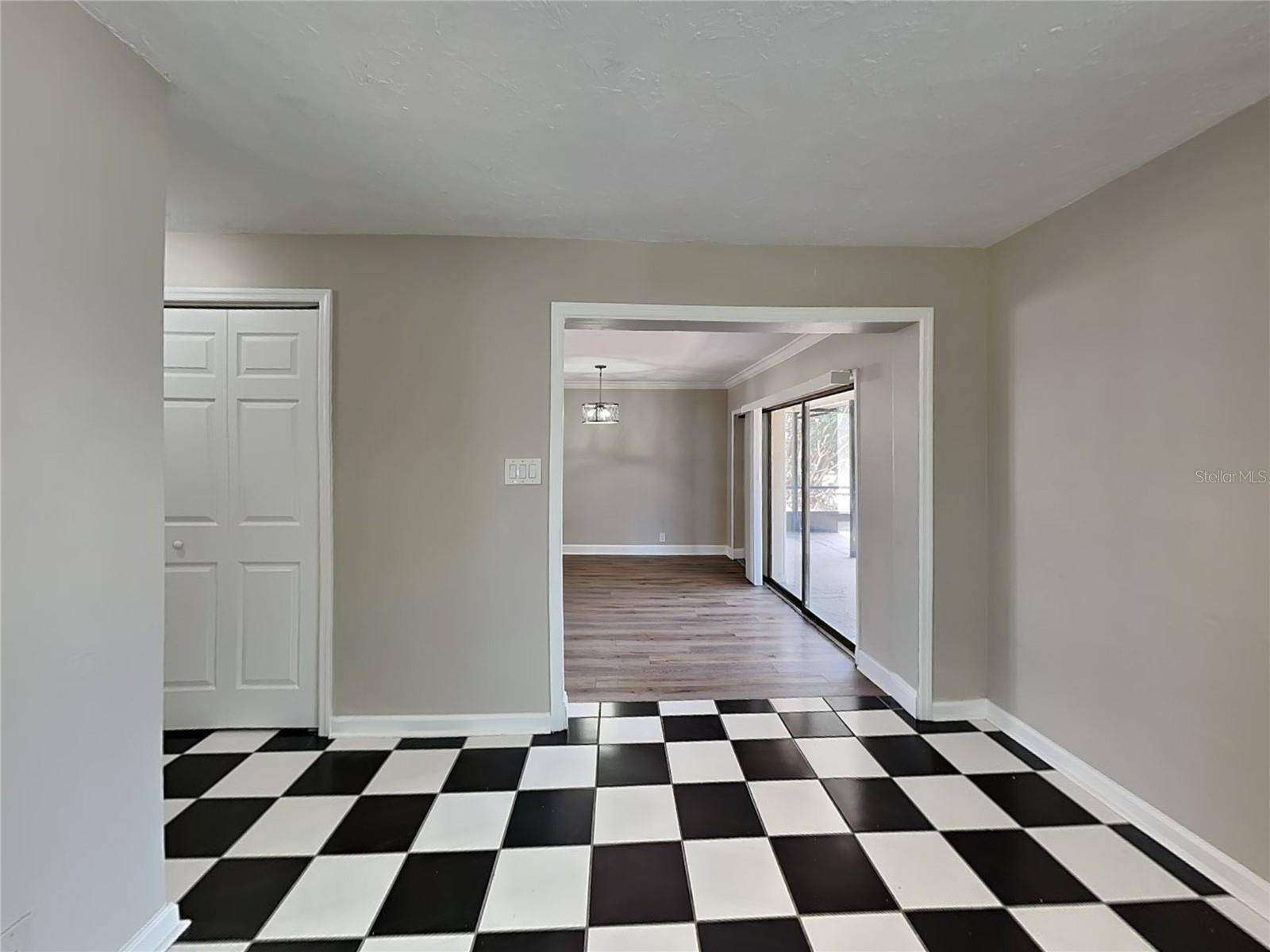 Sarasota, FL 34243,1228 DORIS DR