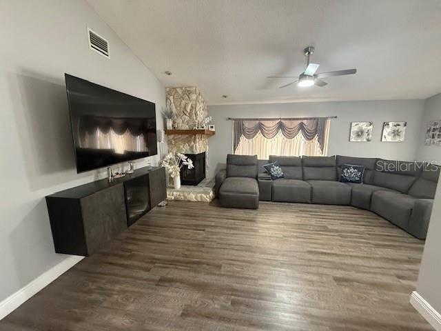 Valrico, FL 33594,1710 TALLOWTREE CIR