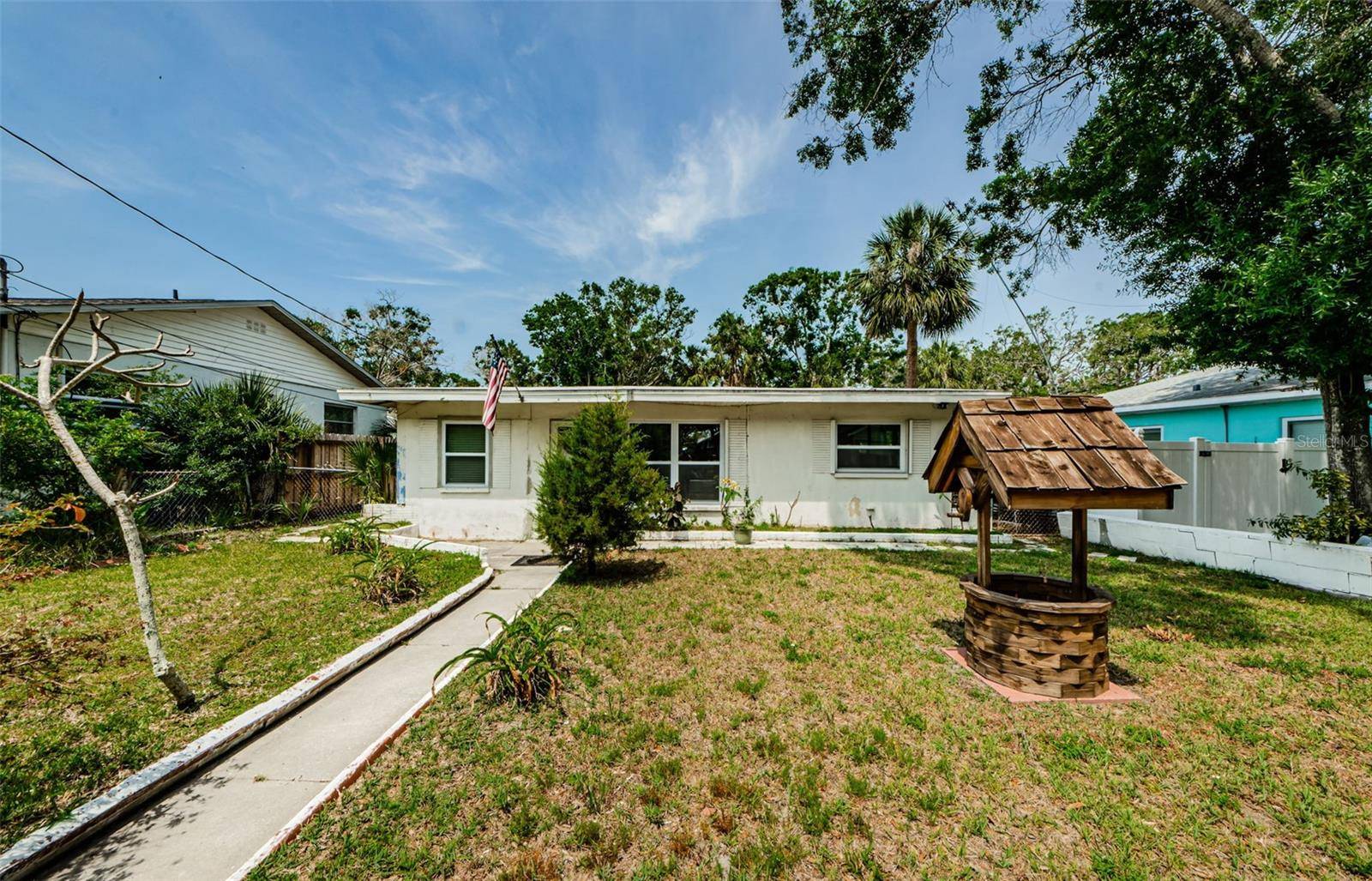 Tarpon Springs, FL 34689,306 BANANA ST
