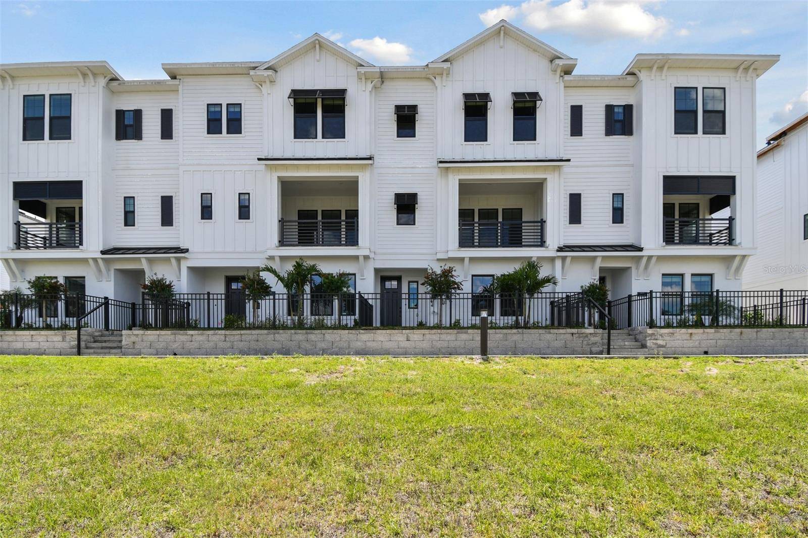 7236 SUTTON LN, Sarasota, FL 34240