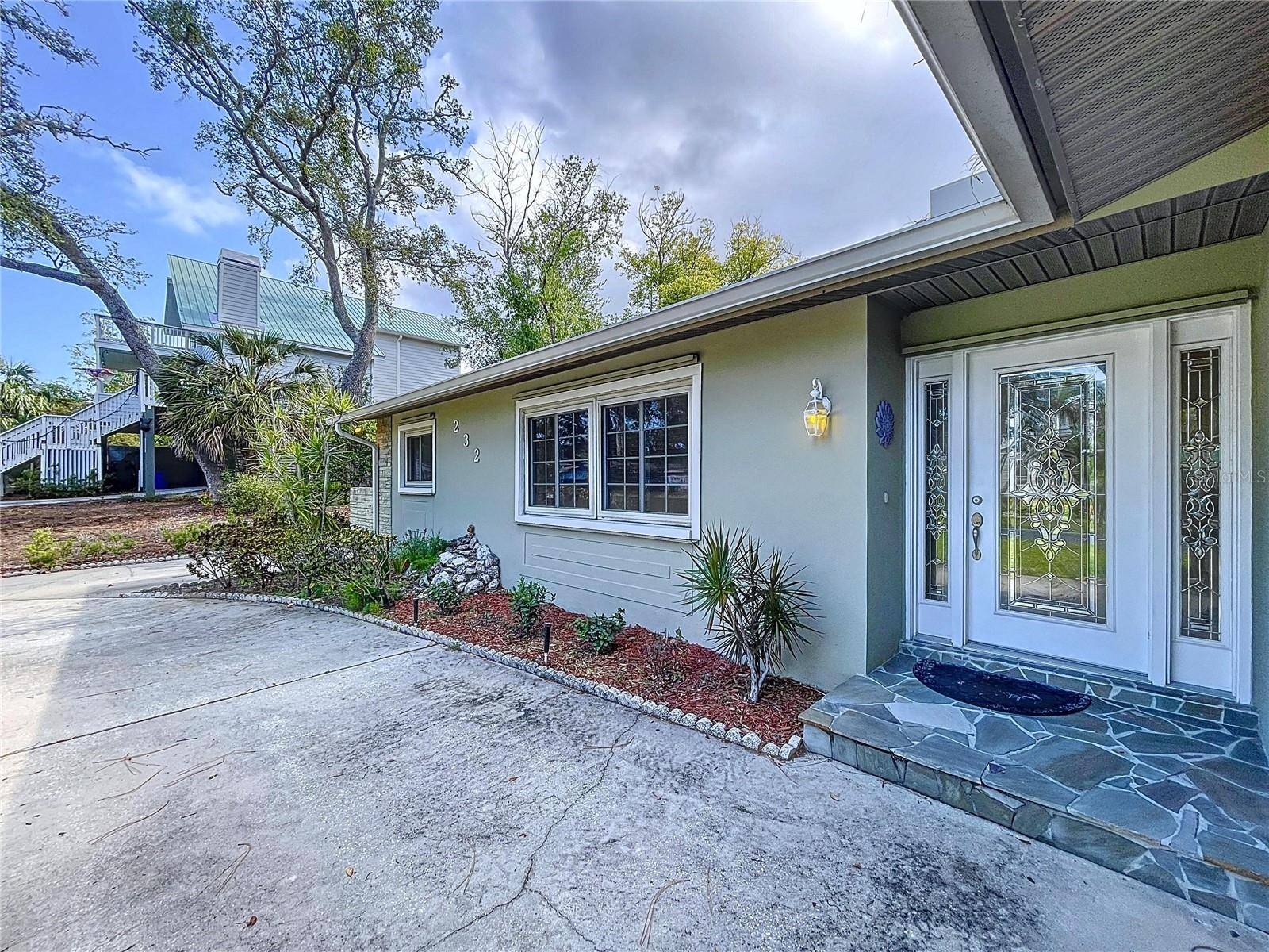 Palm Harbor, FL 34683,232 PINECREST DR
