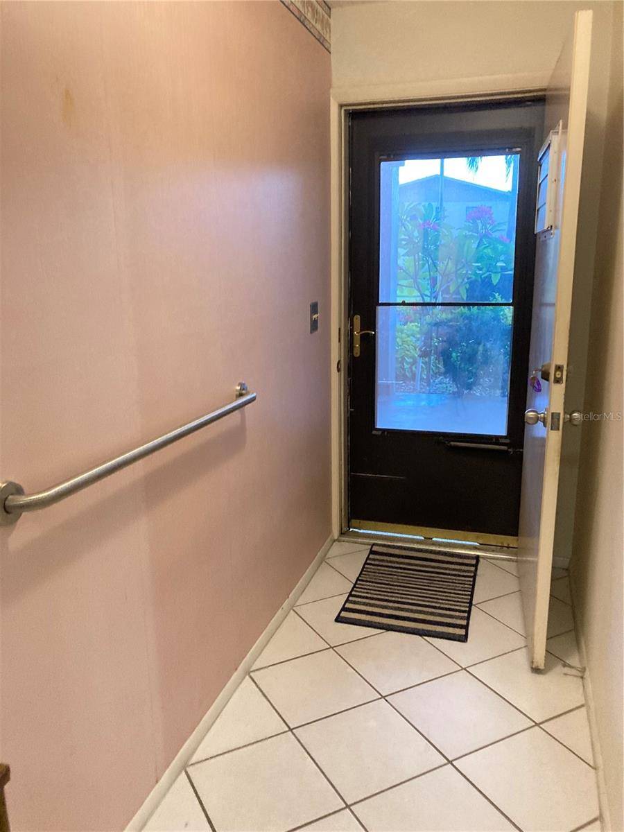 St Petersburg, FL 33709,7941 58TH AVE N #106