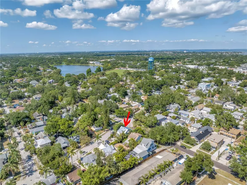 1038 CRESCENT LAKE DR N, St Petersburg, FL 33701