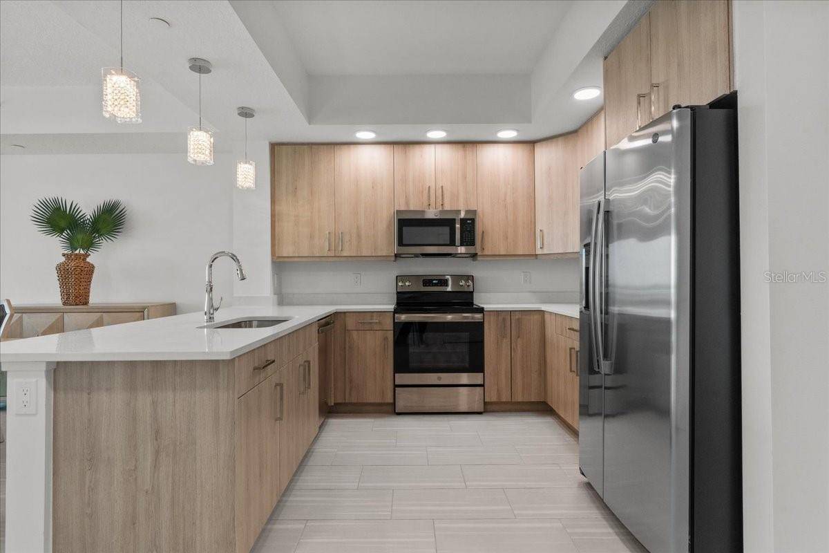 Clearwater Beach, FL 33767,415 ISLAND WAY #303