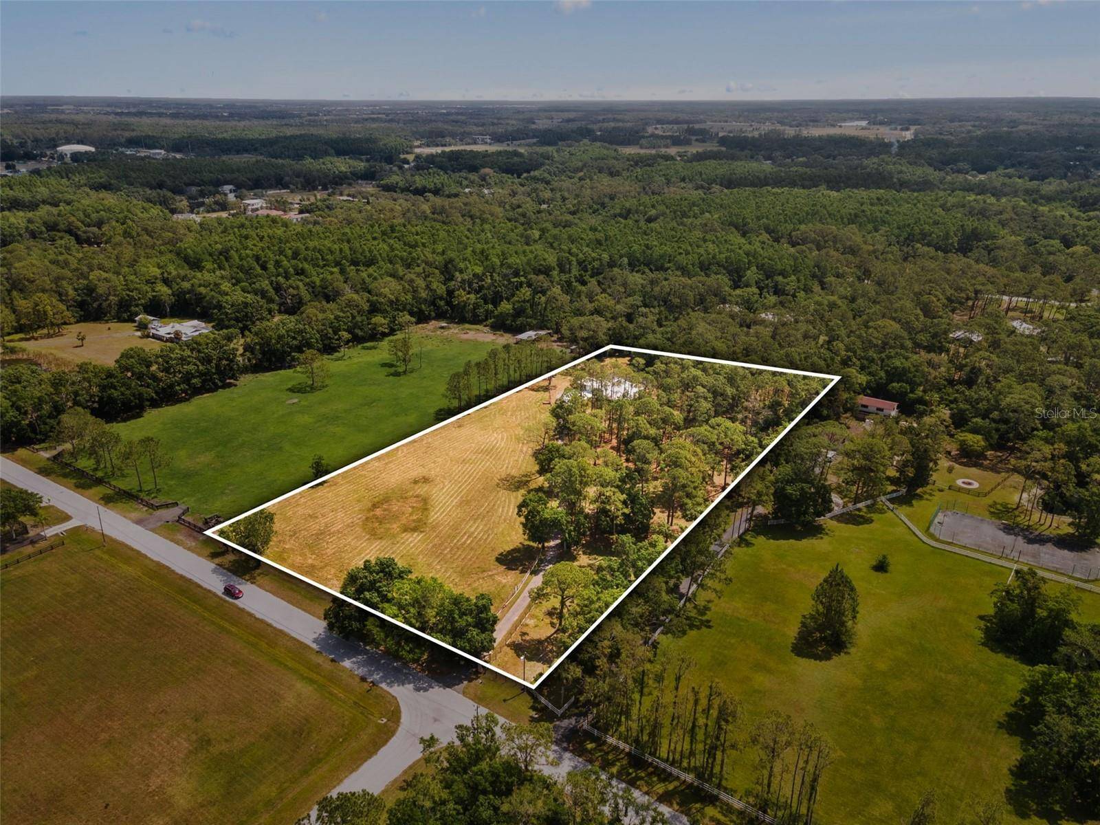 Tarpon Springs, FL 34688,495 APPALOOSA RD