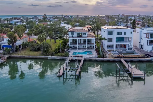 15805 REDINGTON DR,  Redington Beach,  FL 33708