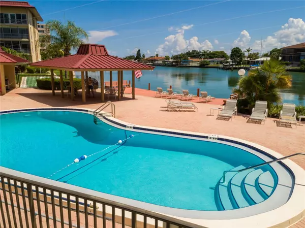 Clearwater Beach, FL 33767,105 ISLAND WAY #131