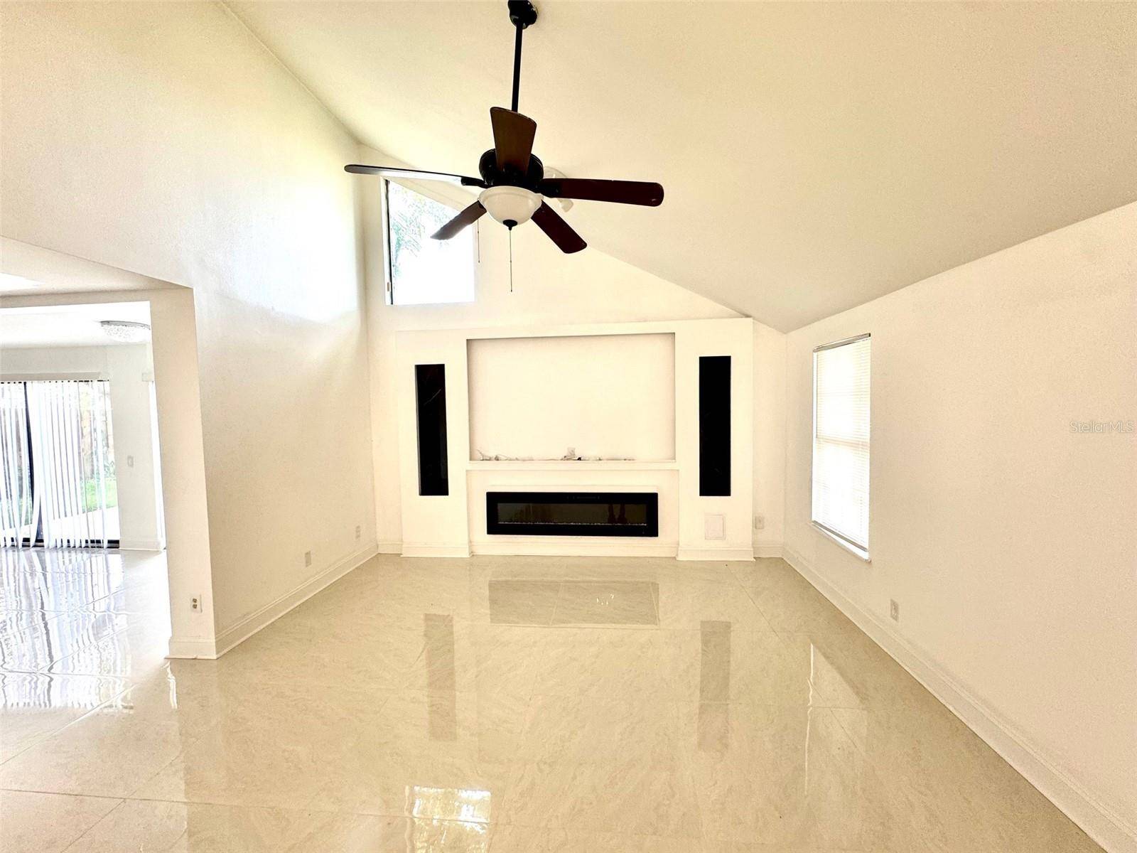 Clearwater, FL 33763,2233 SPRINGWOOD CIR W