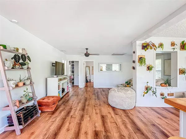 Tampa, FL 33604,1221 E HAMILTON AVE
