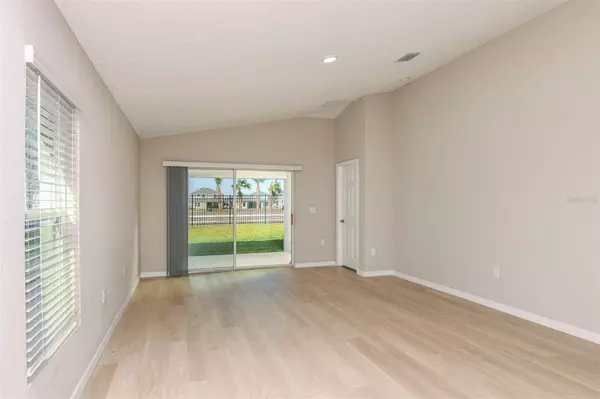 Zephyrhills, FL 33541,37155 SAGEMOOR DR