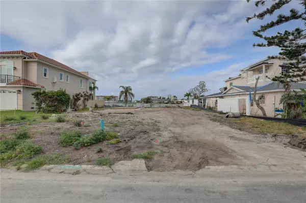 11100 5TH ST E, Treasure Island, FL 33706