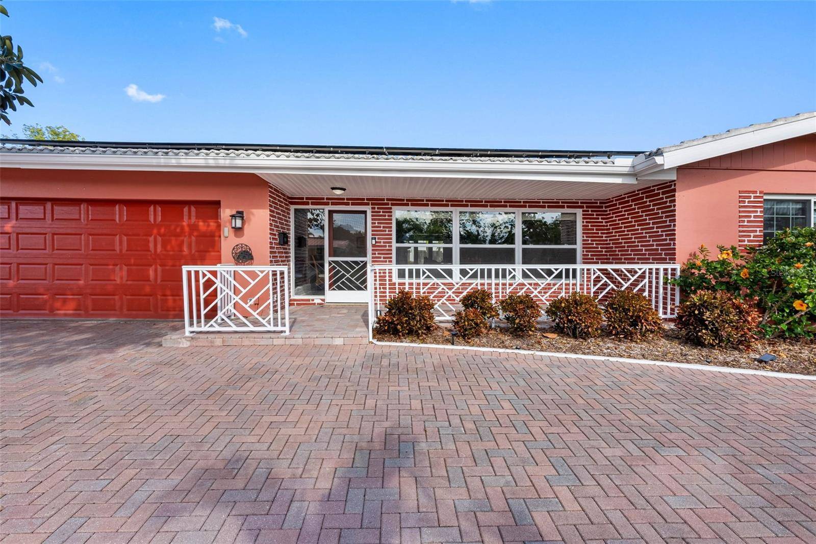 St Petersburg, FL 33711,5166 39TH ST S