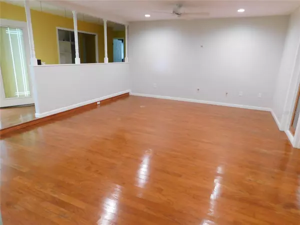 Clearwater, FL 33765,888 FOREST GLEN RD