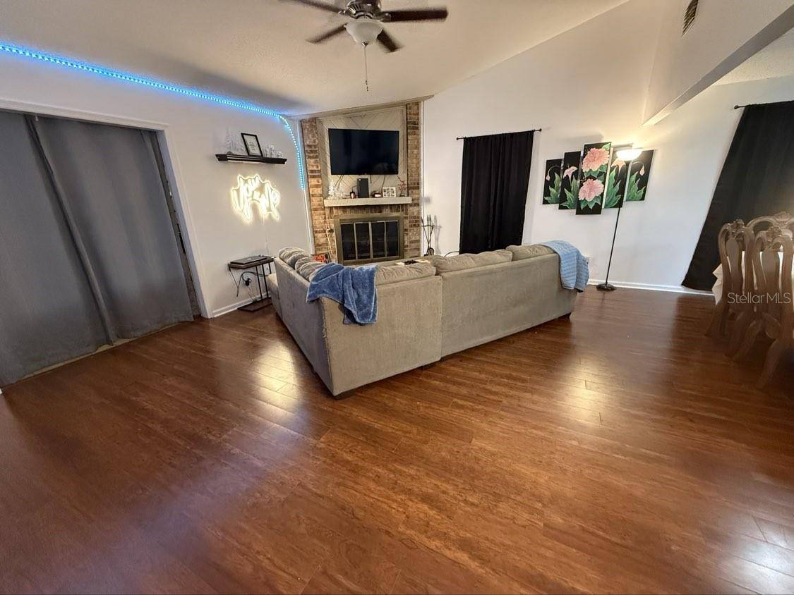 Dade City, FL 33523,35058 WHISPERING OAKS BLVD