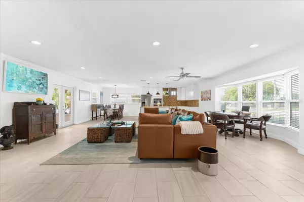 Palm Harbor, FL 34683,125 CARLYLE DR