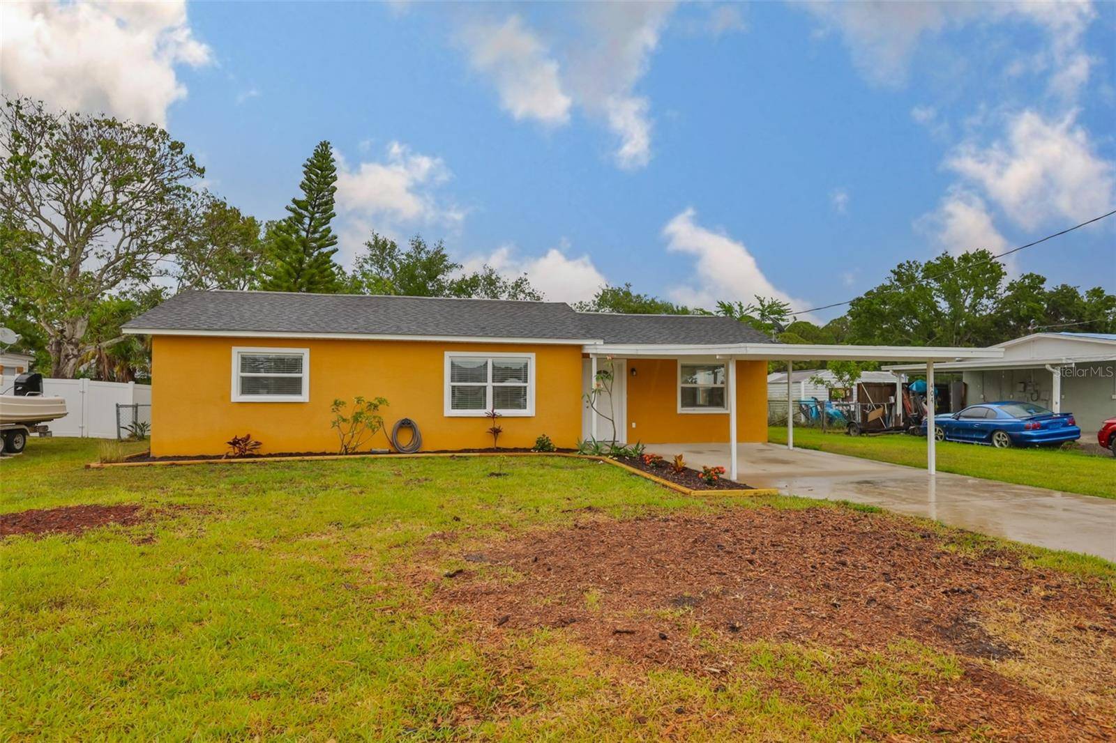 Ruskin, FL 33570,404 12TH ST SW