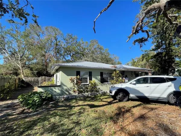 2221 YORK ST S, Gulfport, FL 33707