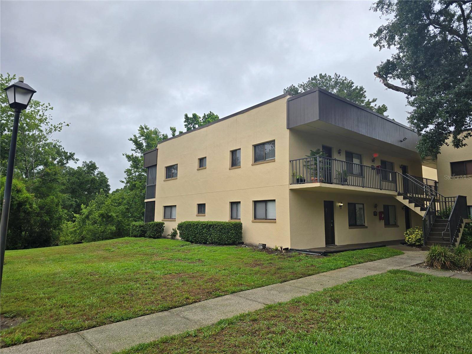11802 RAINTREE LAKE LN #B, Temple Terrace, FL 33617