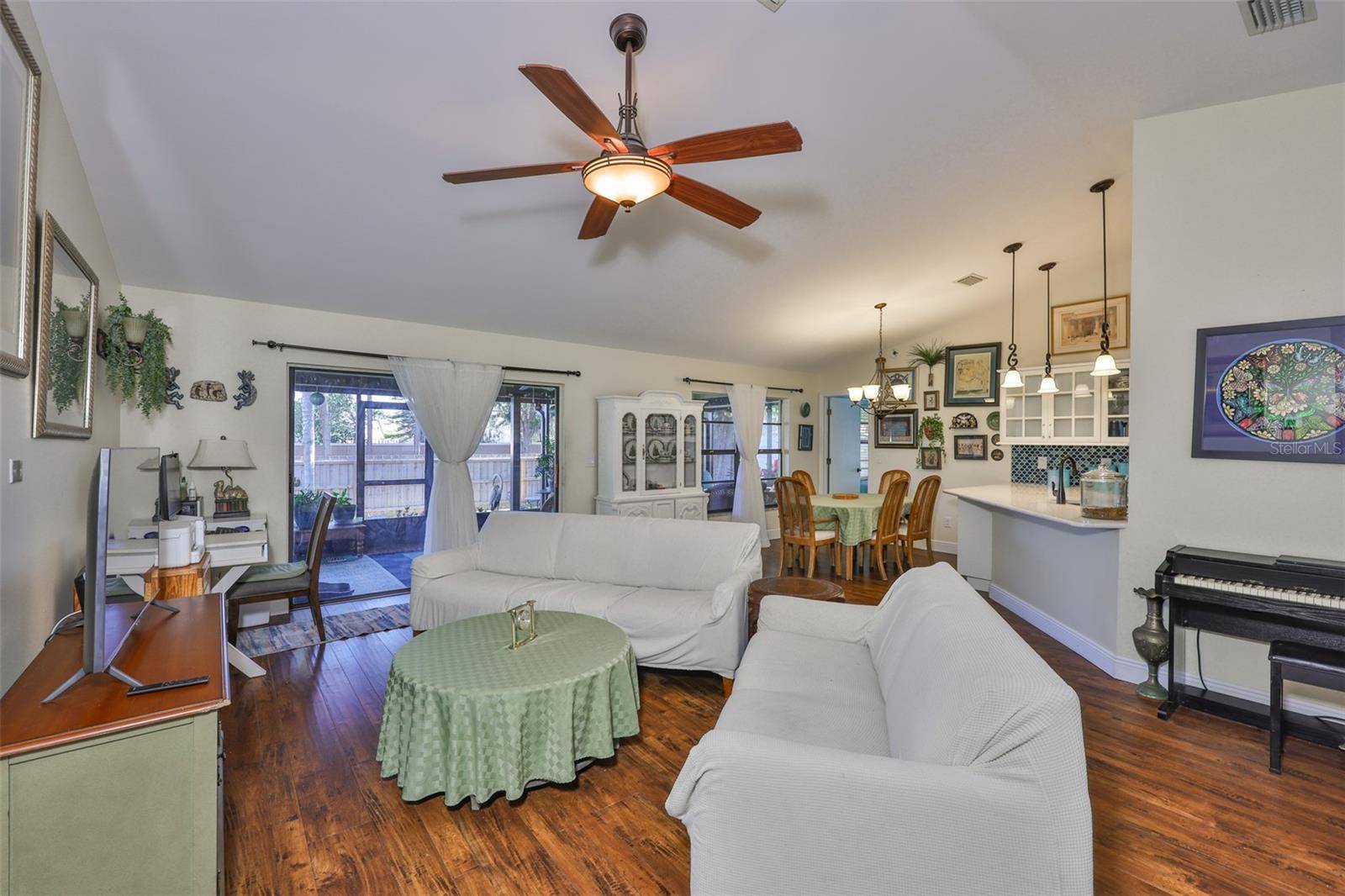 Land O Lakes, FL 34639,22115 LAVER LN