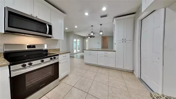 Oldsmar, FL 34677,1701 HIBISCUS CIR S