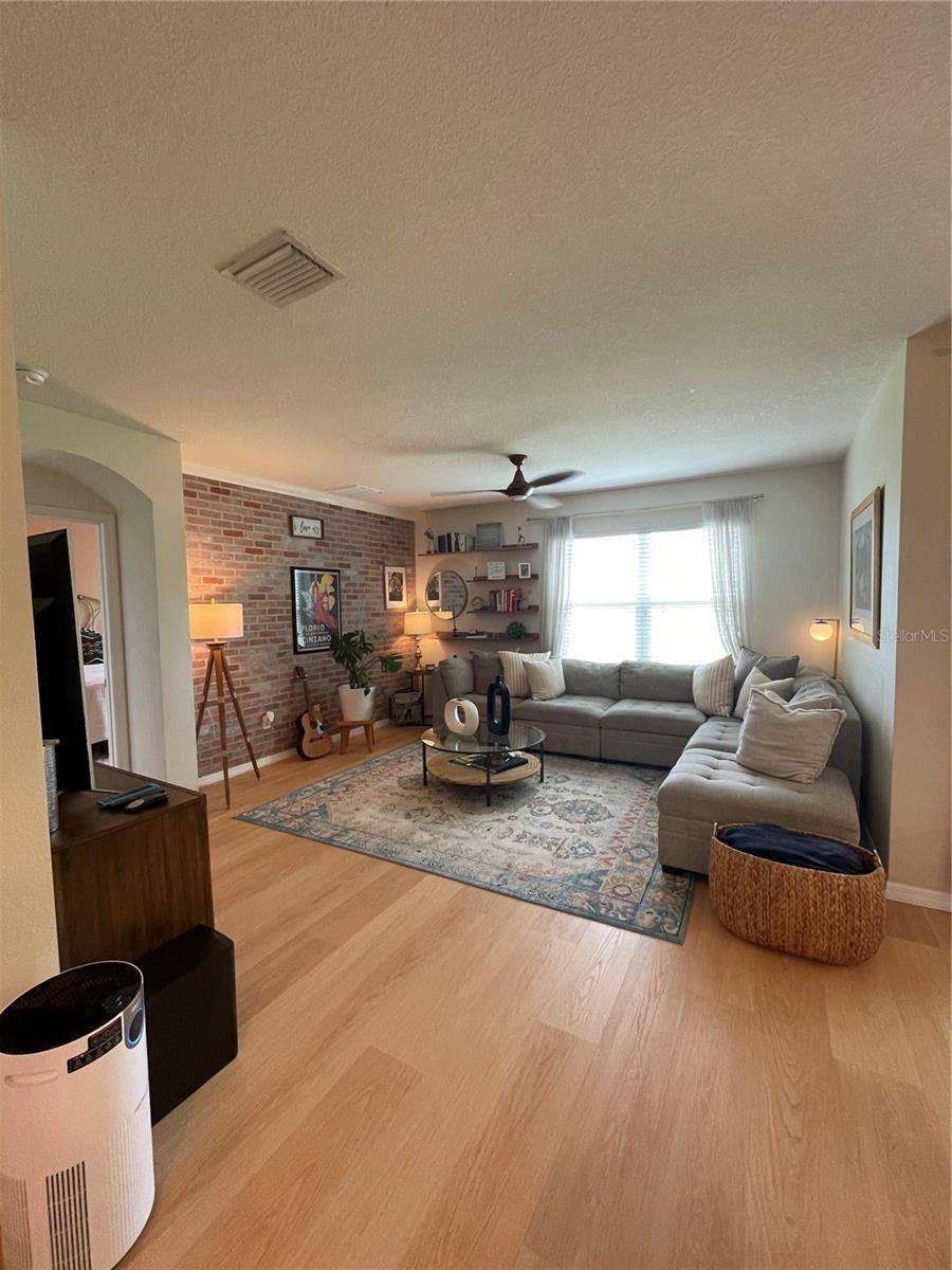 Zephyrhills, FL 33541,5504 RAYMOND WAY