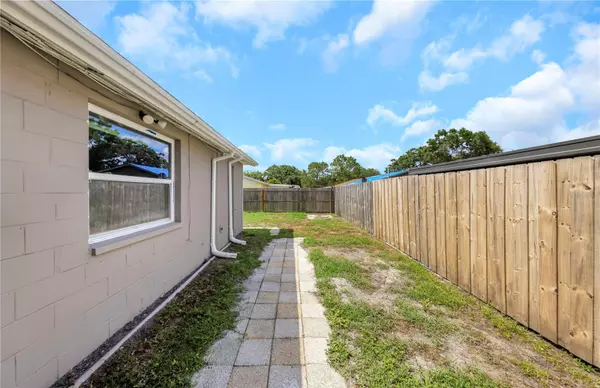 Tampa, FL 33634,8805 PLUM GROVE CT