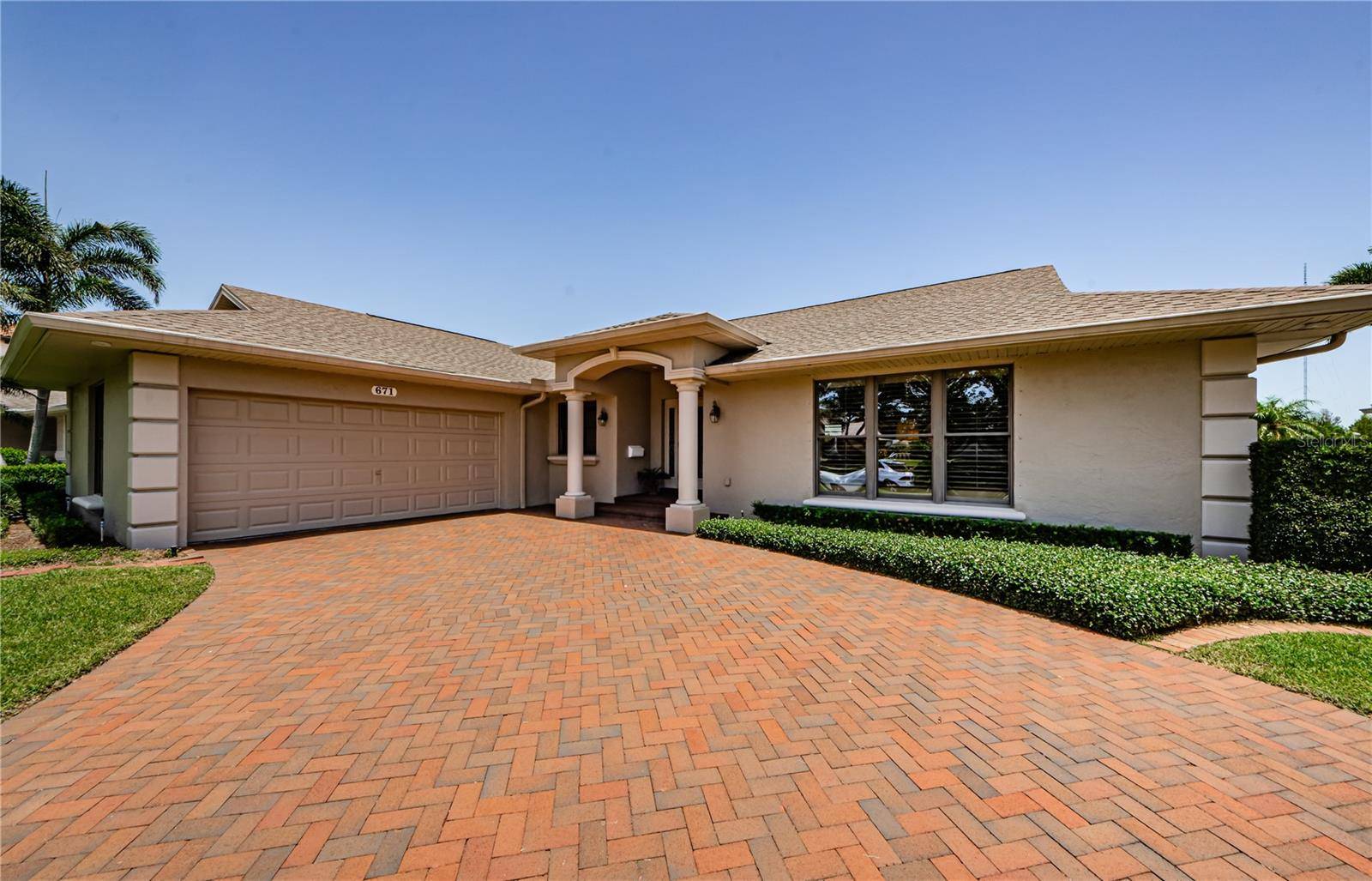 St Petersburg, FL 33702,671 TALLAHASSEE DR NE