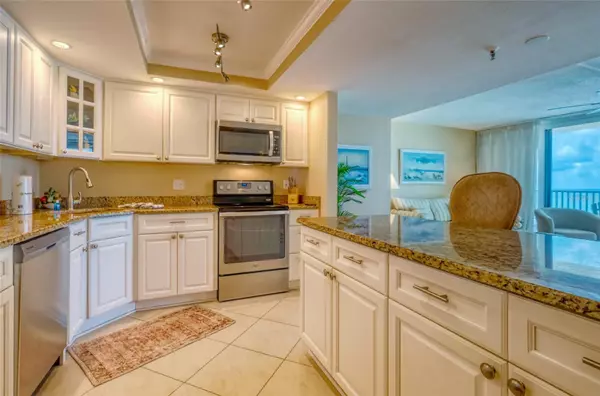 Madeira Beach, FL 33708,14146 GULF BLVD #4B