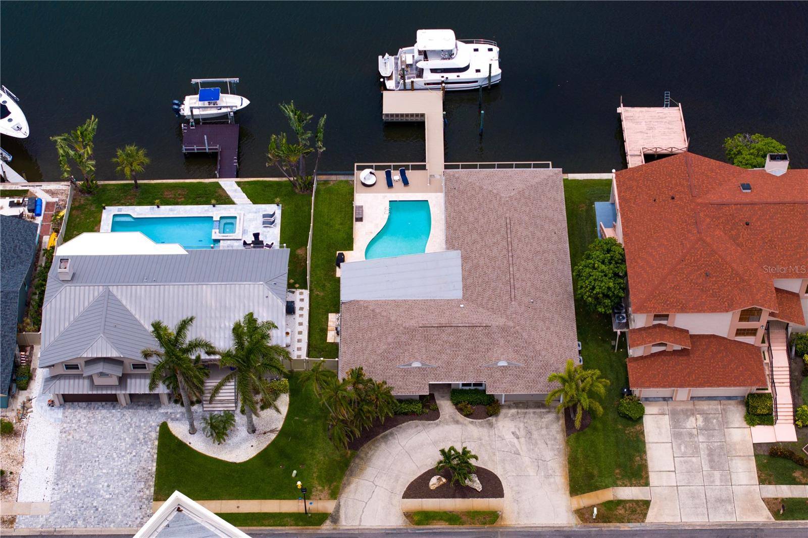2773 SEABREEZE DR S, Gulfport, FL 33707