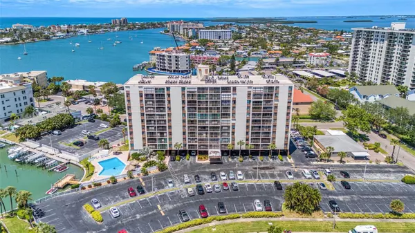 Clearwater Beach, FL 33767,255 DOLPHIN PT #901
