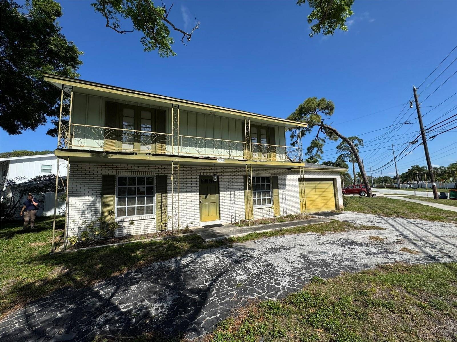 8244 125TH ST, Seminole, FL 33772