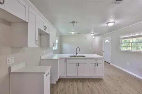 Ruskin, FL 33570,2112 33RD ST SE