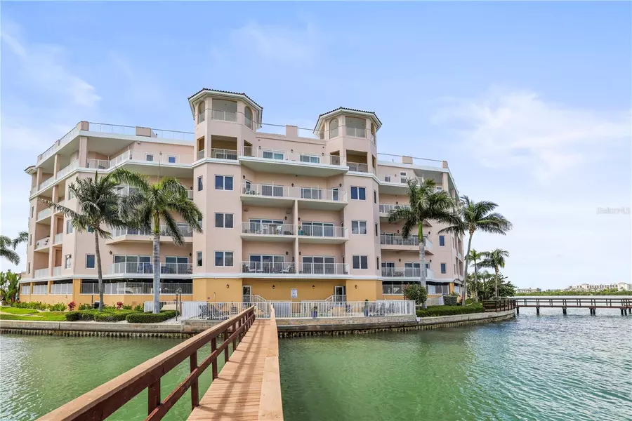 205 BRIGHTWATER DR #101, Clearwater Beach, FL 33767
