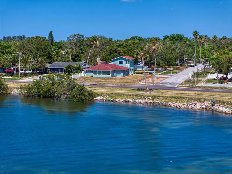 1963 EDGEWATER DR, Clearwater, FL 33755