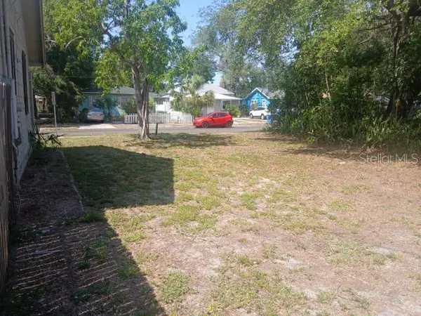 St Petersburg, FL 33705,930 JAMES AVE S