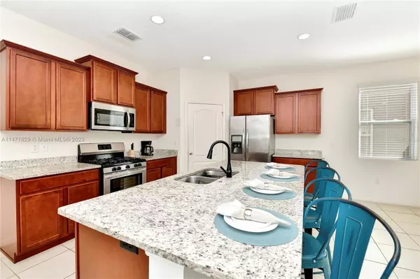 Davenport, FL 33837,5247 WILDWOOD WAY
