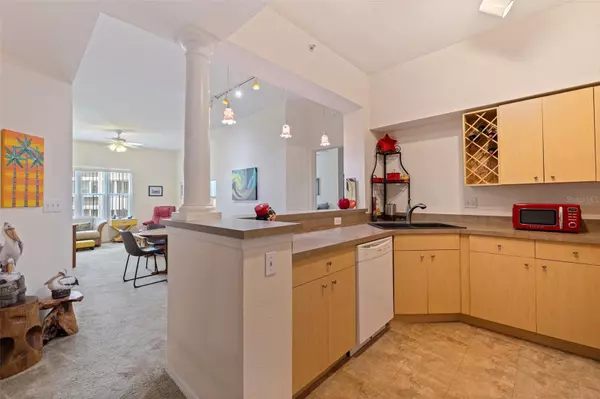 St Petersburg, FL 33701,200 4TH AVE S #220
