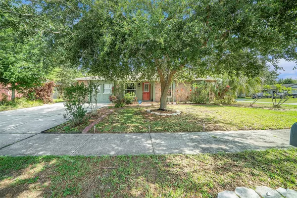 1813 NOVA DR, Valrico, FL 33596