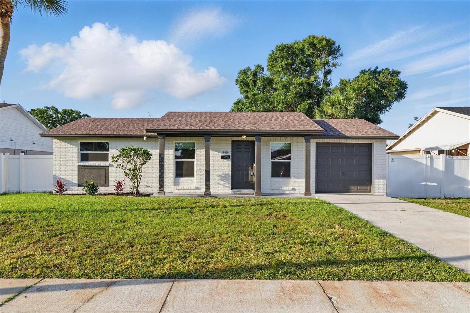 8418 WESTRIDGE DR, Tampa, FL 33615