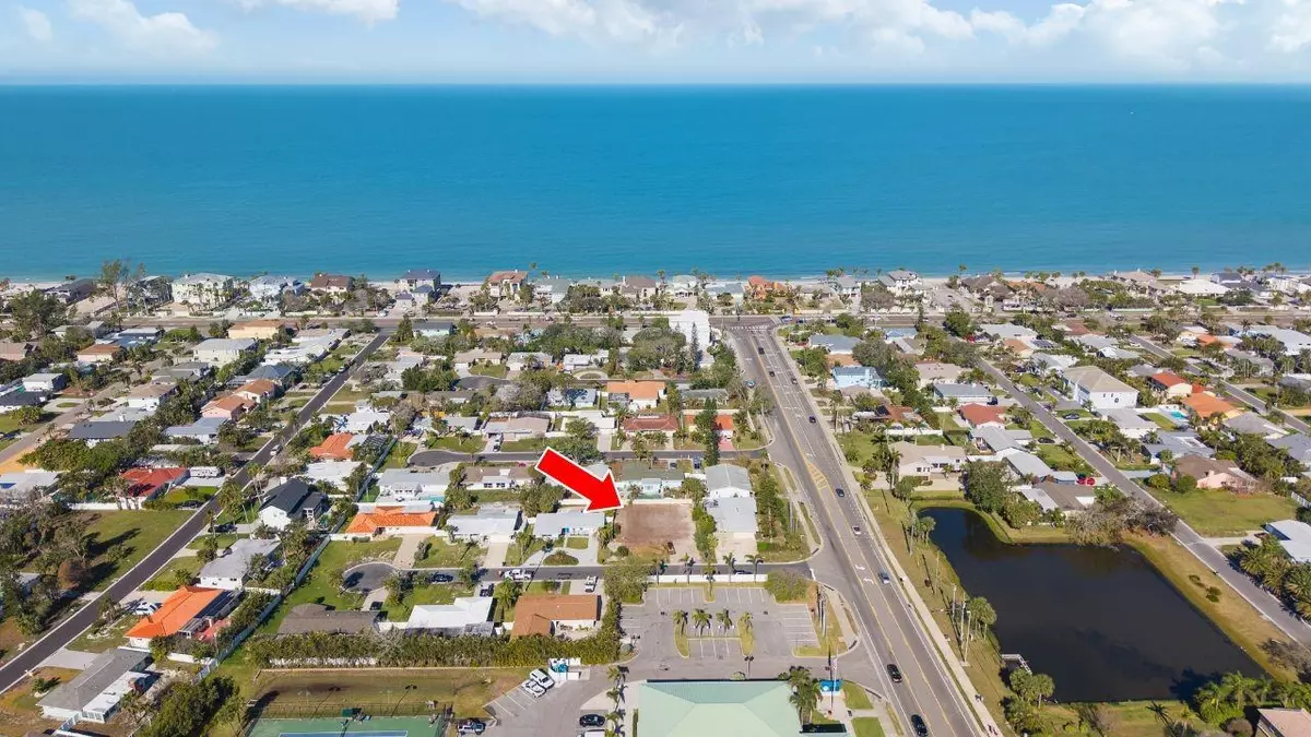 Belleair Beach, FL 33786,1020 CEDAR DR