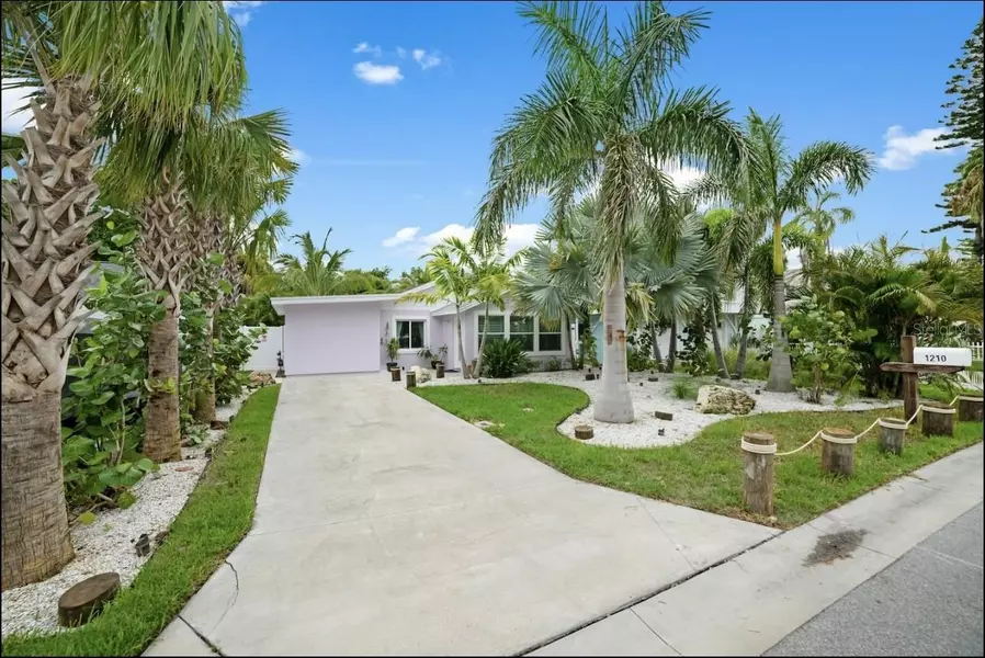 1210 BAY PALM BLVD, Indian Rocks Beach, FL 33785