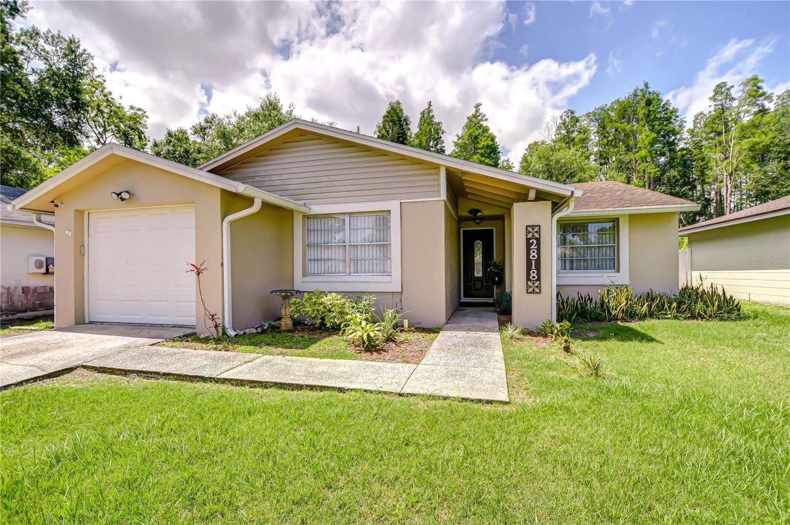 2818 CEDARIDGE DR, Tampa, FL 33618
