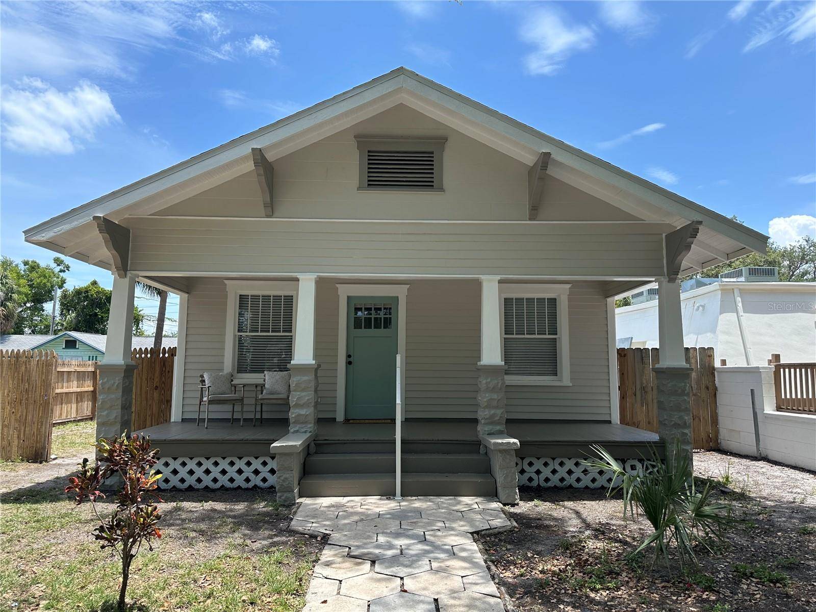 717 JACKSON ST N, St Petersburg, FL 33705
