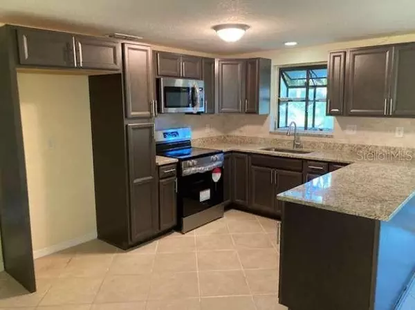 Lutz, FL 33548,17220 ESTES RD